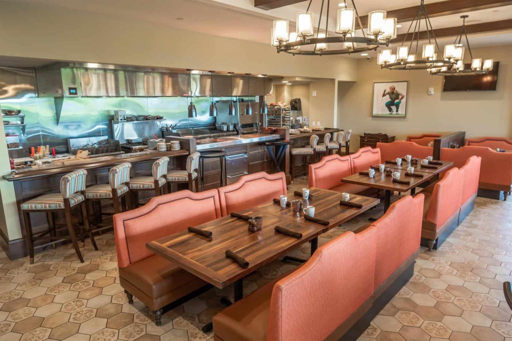 Restaurante Traditions en la casa club de Bear's Den Resort Orlando.