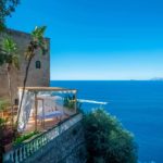 Atemberaubende Aussicht vom Balkon der Villa Lilly mit Blick auf Positano bis nach Capri.