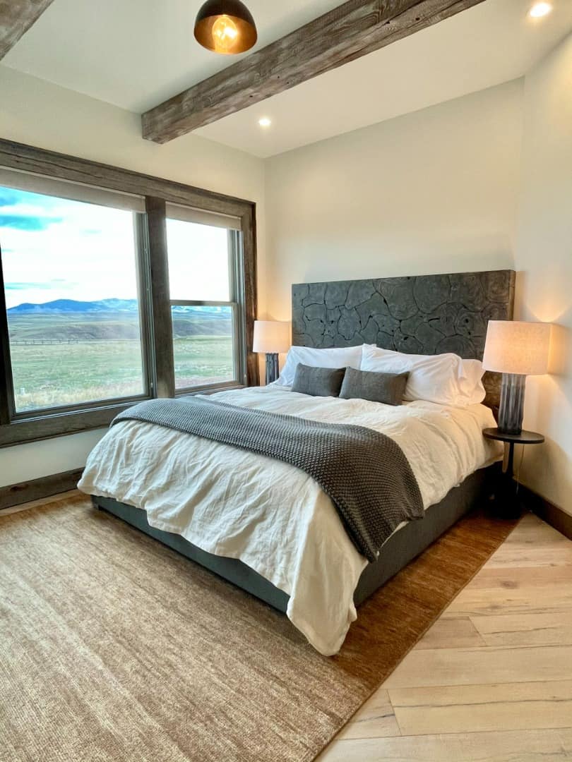 Lucky Man Ranch queen bedroom with mountain view