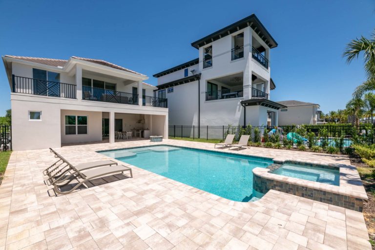 Private pool at a Bear’s Den Resort Orlando resort residence.