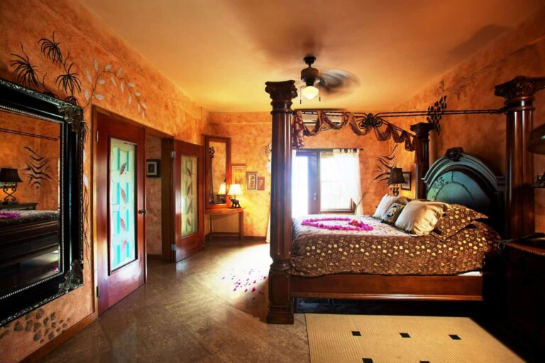Honeymoon Suite bedroom with deluxe four poster bed