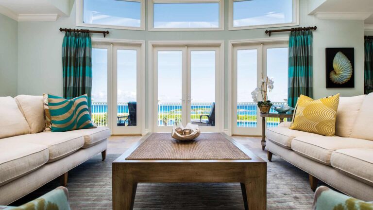 Penthouse de cuatro recámaras con sala de estar y vista panorámica al mar
