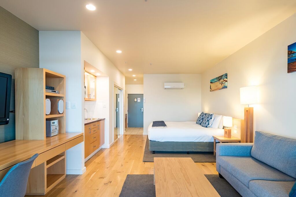 Spa Studio-Suite mit Wohnbereich, Kaffeeecke und Bett