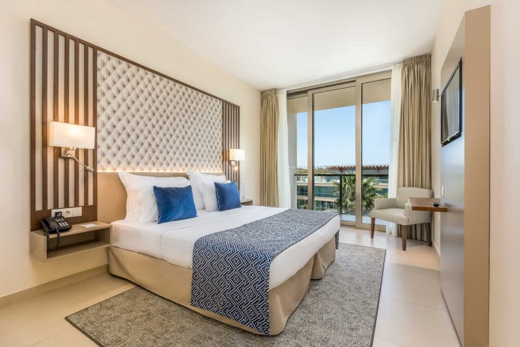 Habitación Doble con cama y vista resort estándar