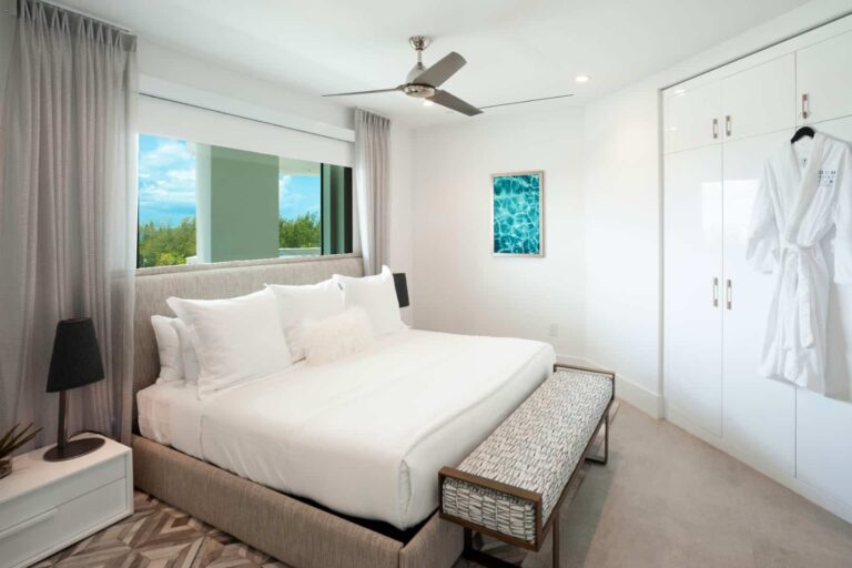 King bedroom suite: 3 Bedroom Penthouse at Rum Point Club