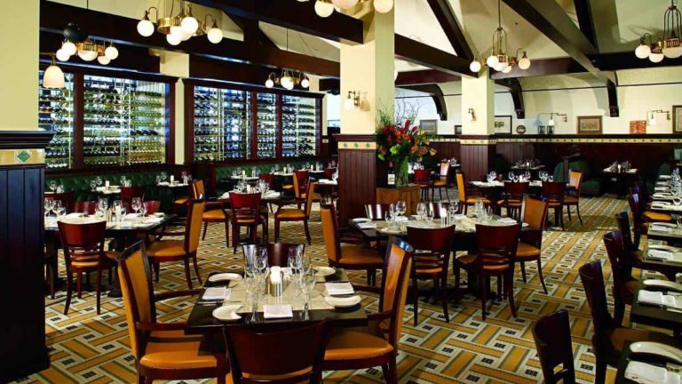 Seafire Steakhouse dining room at Atlantis