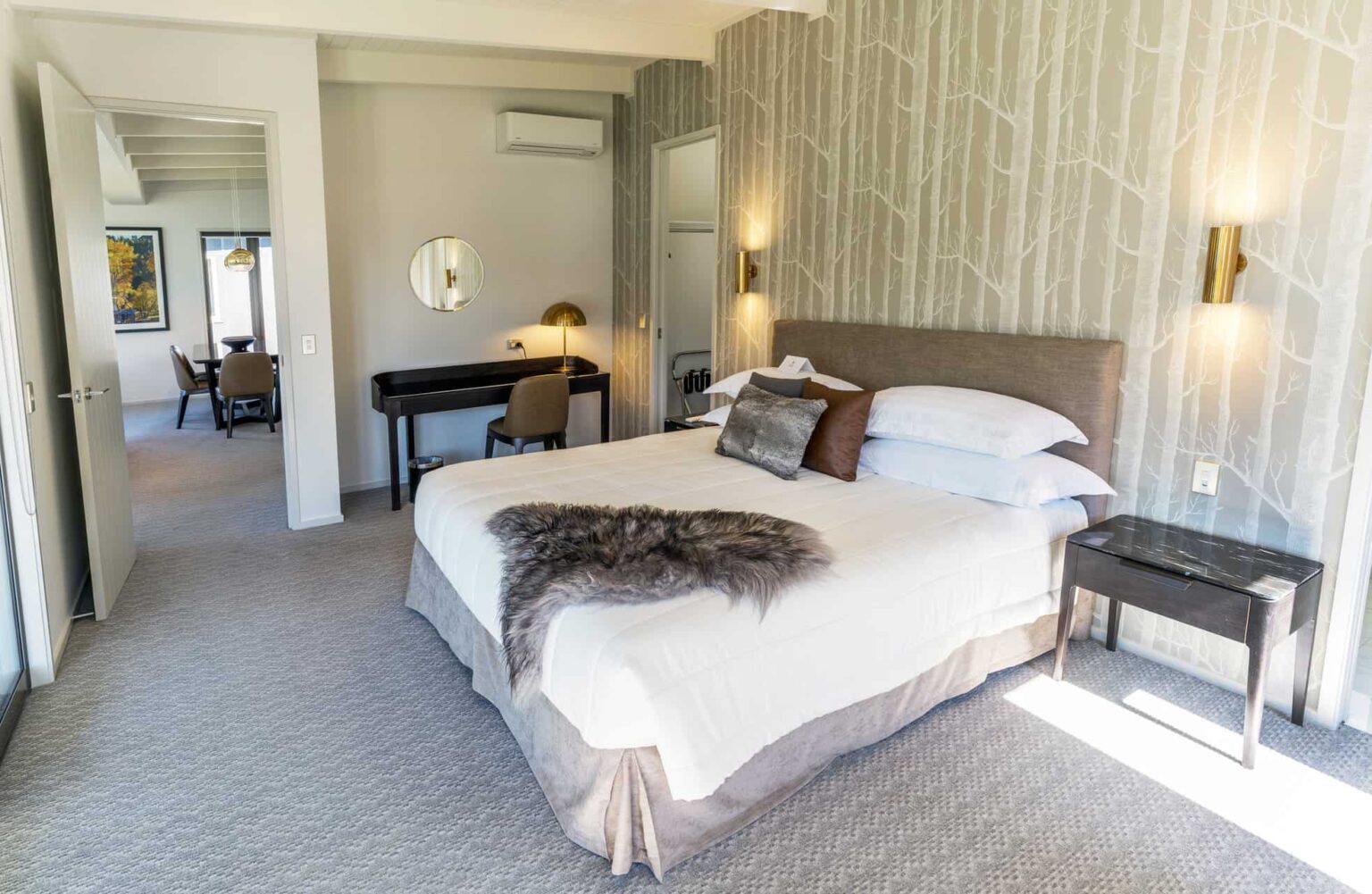 Spacious king bedroom suite: Lake View 3 Bedroom Villa