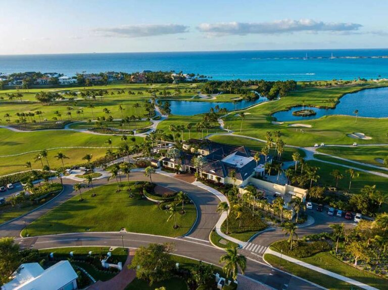 Vista aérea de la casa club Ocean Club en Atlantis Paradise Island