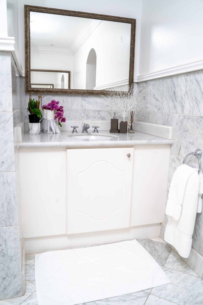 4 Bedroom Villa: Master bathroom sink and mirror