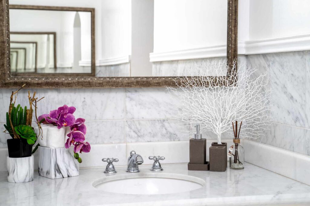4 Bedroom Villa: Master bathroom sink with assorted potpurri