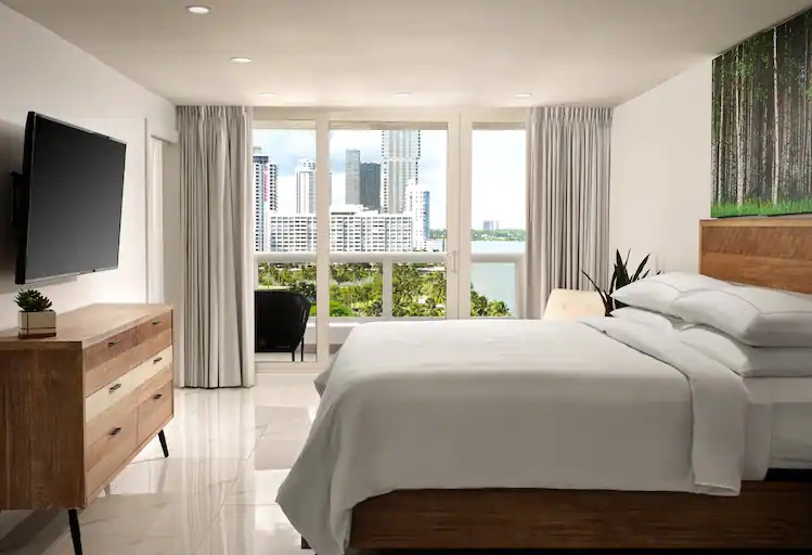 Bedroom with park and bay view at Grand Hotel Biscayne Bay