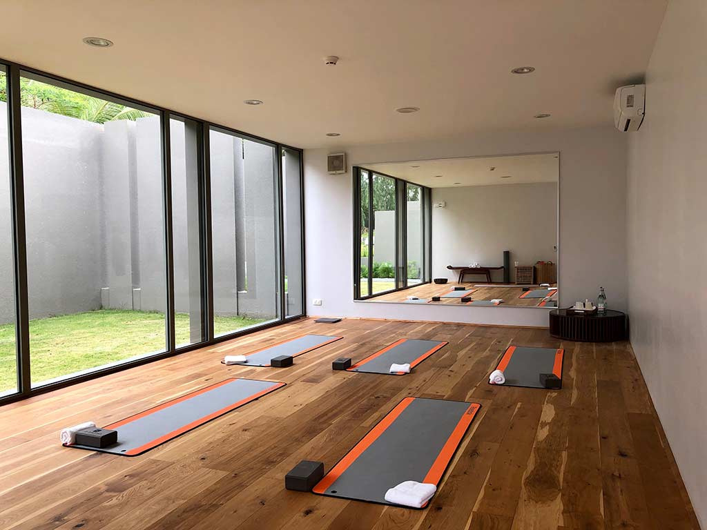 Estudio de yoga en el gimnasio de Koh Russey Villas & Resort