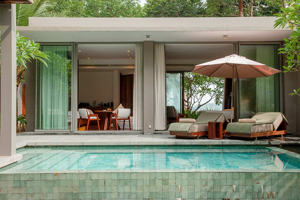 Koh Russey Villas & Resort Villa de 1 dormitorio con vistas dobles, piscina y patio con tumbonas