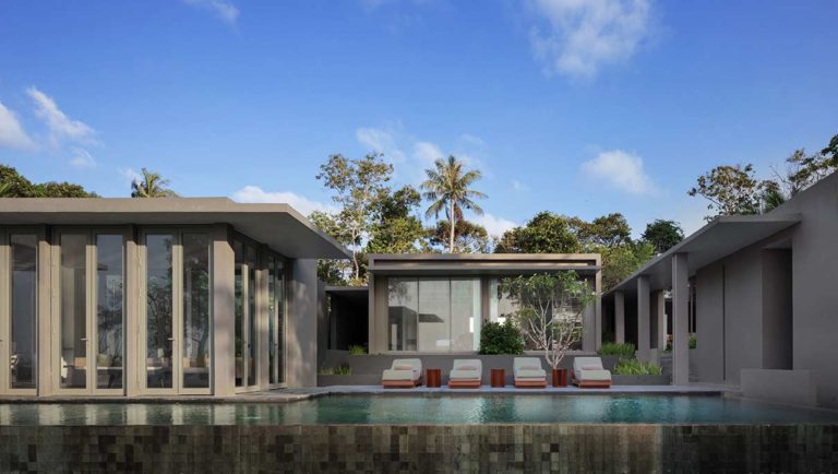 Koh Russey Villas & Resort Villa de 4 dormitorios frente a la playa, patio y piscina con tumbonas