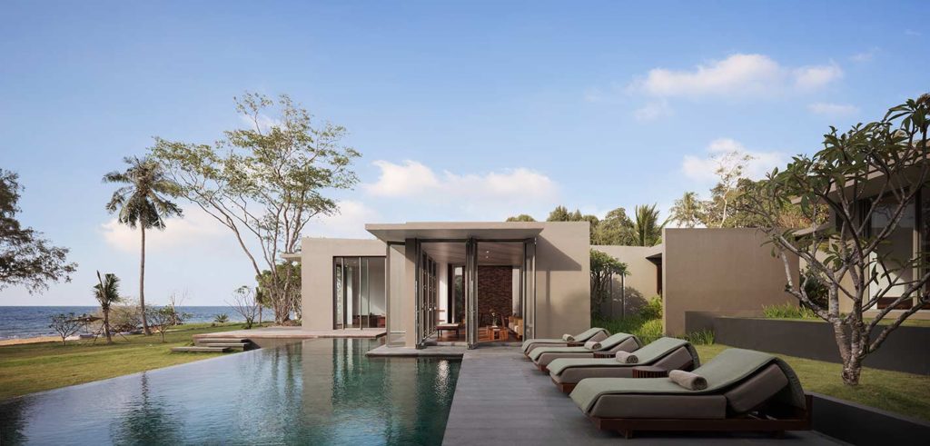 Koh Russey Villas & Resort Villa de 4 dormitorios frente a la playa, patio y piscina con tumbonas