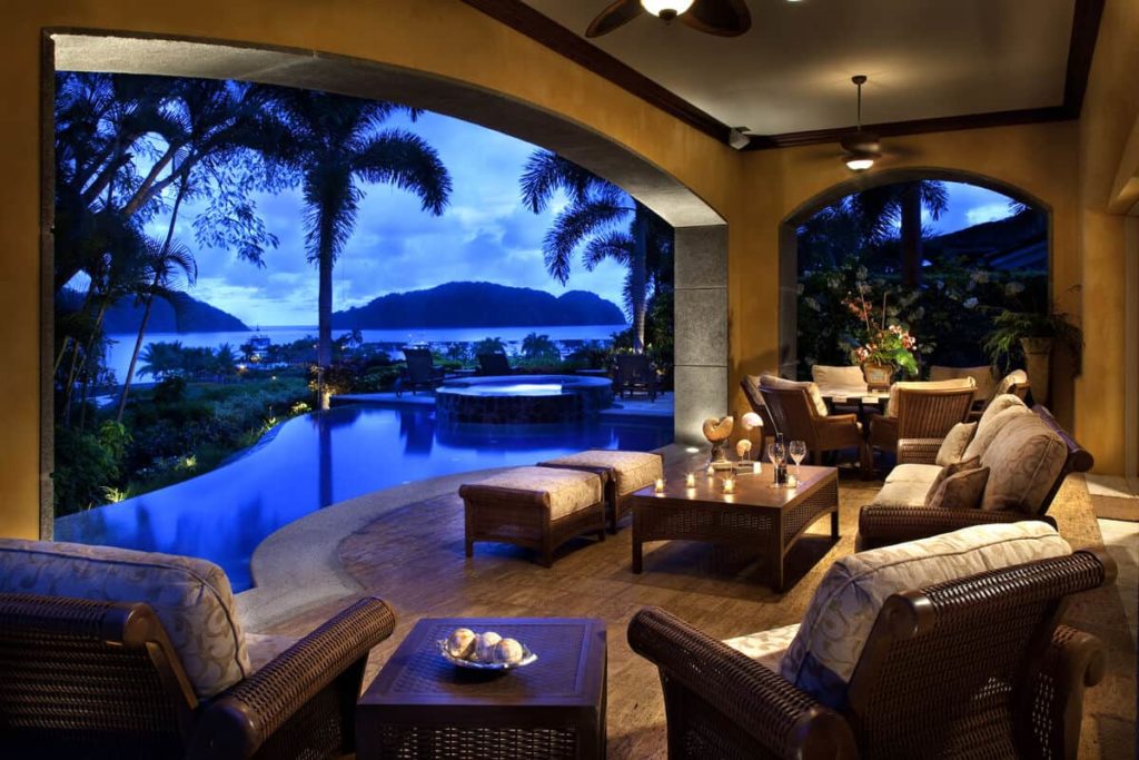 Casa privada con piscina infinita y vista a la playa en Los Sueños Resort & Marina