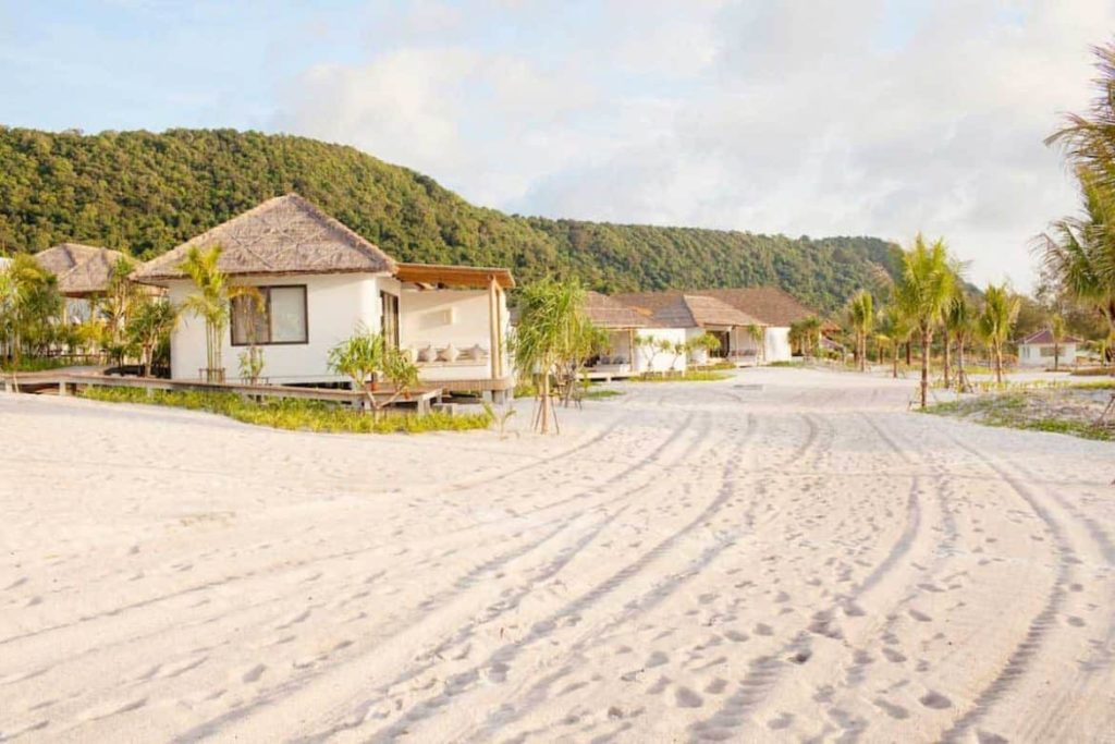 Exterior of the private Beachfront Villa with covered terrace at the Royal Sands Koh Rong