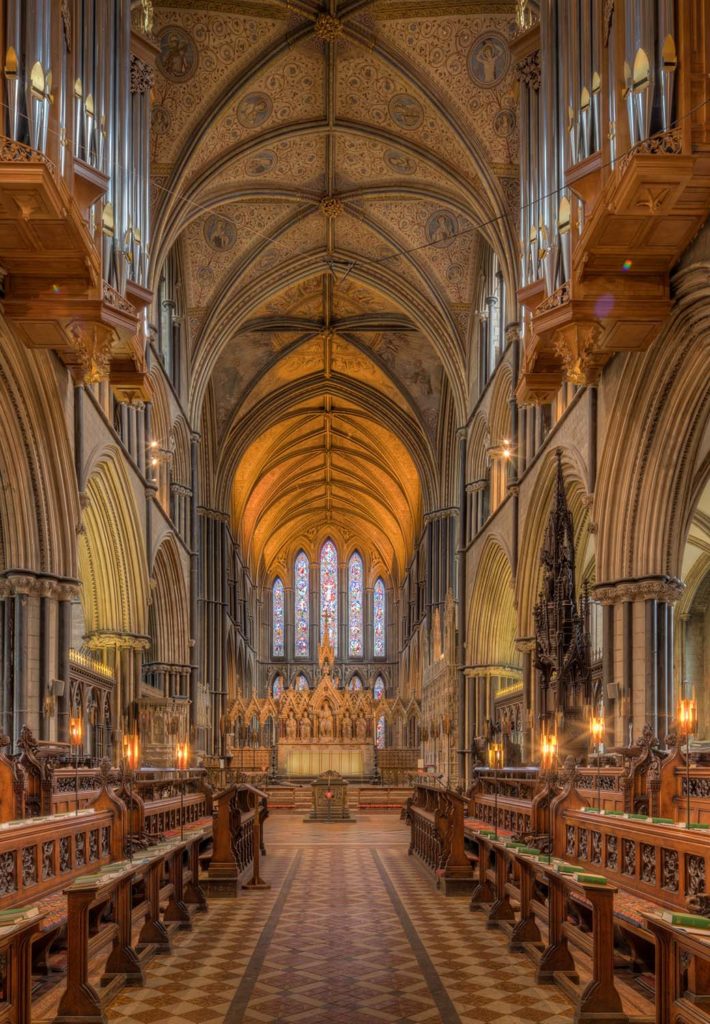 Interior de la histórica Catedral de Worcestershire en Worcester, Reino Unido