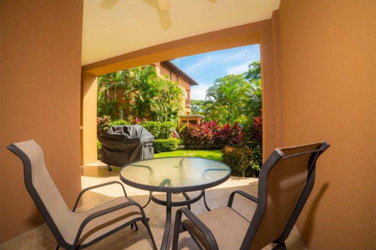 Dos habitaciones de lujo - Patio exterior cubierto con mesa de comedor y parrilla | Residencias Veranda, Los Sueños Resort & Marina