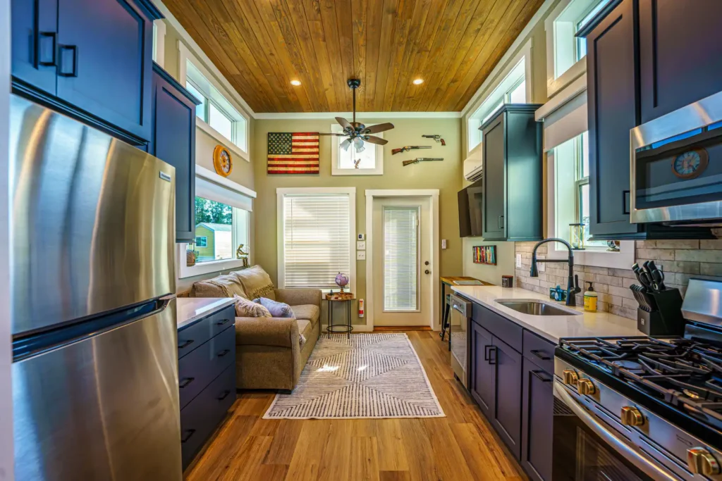 Island Oaks 1 Bed/1 Bath Bunkhouse Cabin w/ Loft - Pet Friendly, Sleeps 6