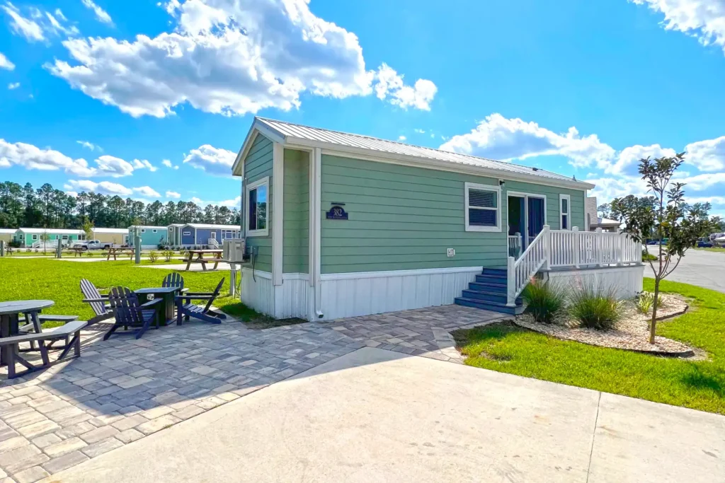 Island Oaks 2 Bed/2 Bath Cabin - Pet Friendly, Sleeps 6