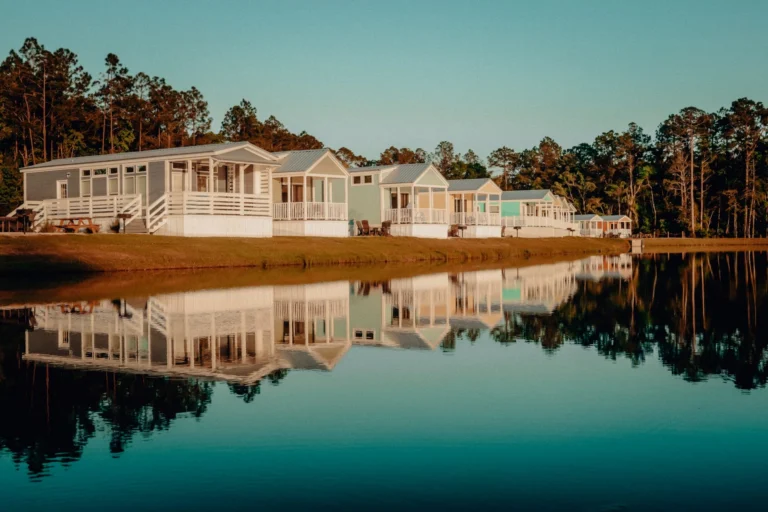 Island Oaks lakeside cabins