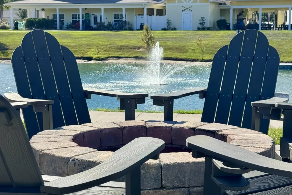 Premium lakeside BUDDY RV site at Island Oaks